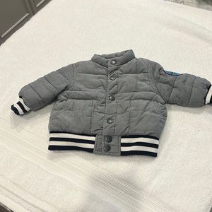 Gymboree jacket 6-12m like new has patch on sleeve